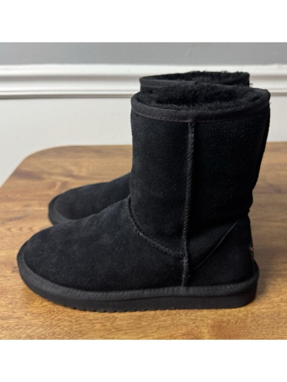 KOOLABURRA BY UGG KOOLA SHORT BLACK SUEDE SHEEPSKIN WOMEN'S BOOTS SIZE US 6
